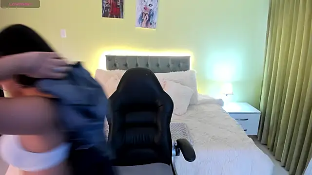 Camille Olsen  online show from October 2025 11:35:01 AM