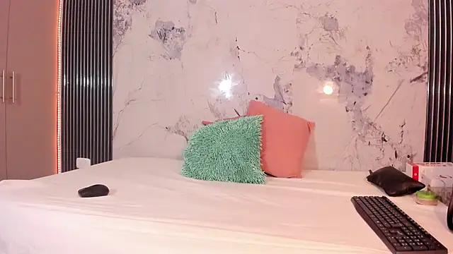 Mia Duarte1 online show from January 2026 07:28:02 PM