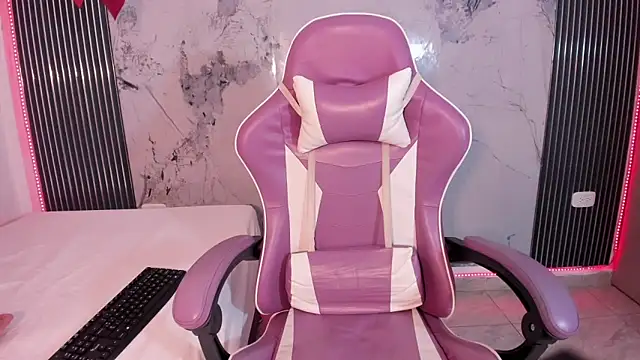 Mia Duarte1 online show from February 2026 08:18:02 PM