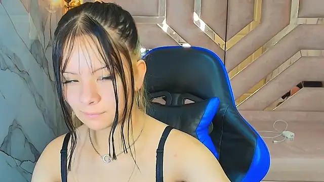 Nanncy r  online show from September 2025 12:53:01 PM