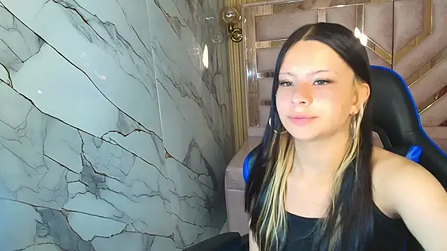 Nanncy r  online show from October 2025 12:48:02 PM