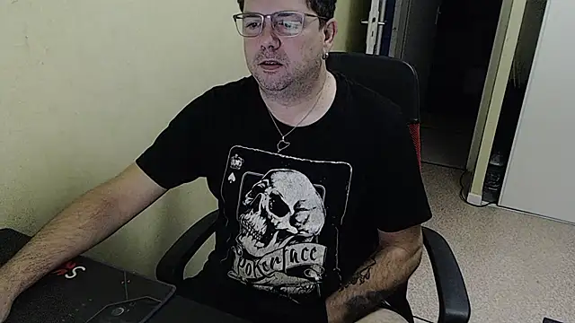 blueandwhite1 online show from December 2024 08:22:01 AM