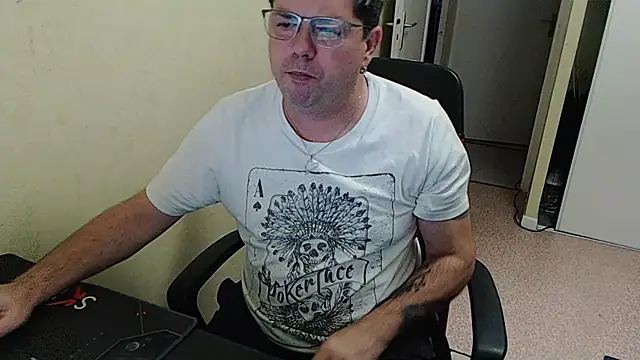 blueandwhite1 online show from December 2024 03:44:01 PM