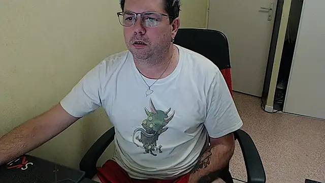 blueandwhite1 online show from December 2024 03:59:02 PM