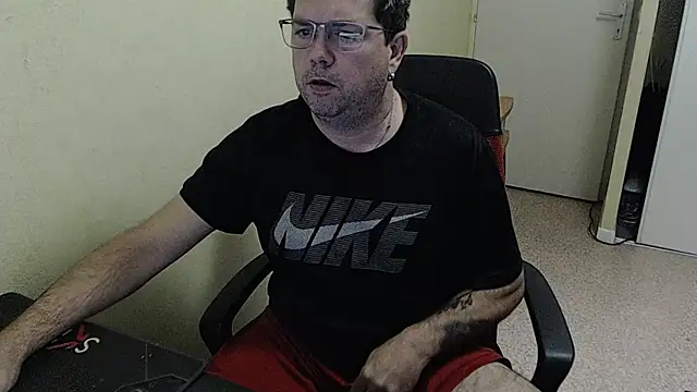 blueandwhite1 online show from December 2024 03:32:02 PM