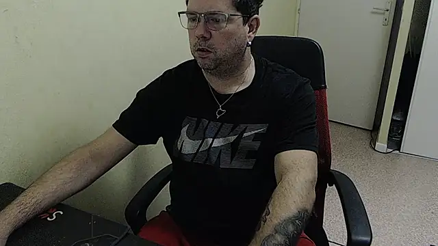 blueandwhite1 online show from December 2024 08:34:02 AM