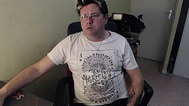 blueandwhite1 online show from January 2025 03:33:02 PM