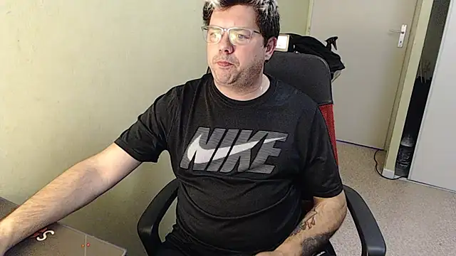 blueandwhite1 online show from January 2025 03:34:01 PM