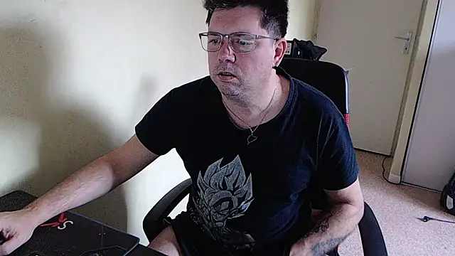 blueandwhite1 online show from January 2025 09:33:02 AM