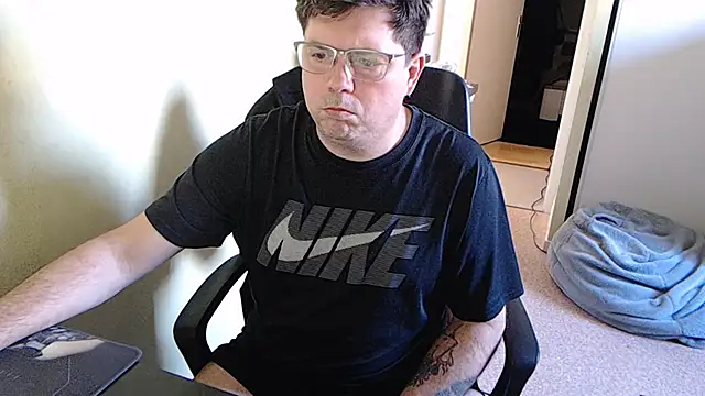 blueandwhite1 online show from February 2025 03:58:01 PM