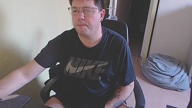 blueandwhite1 online show from February 2025 08:11:02 AM