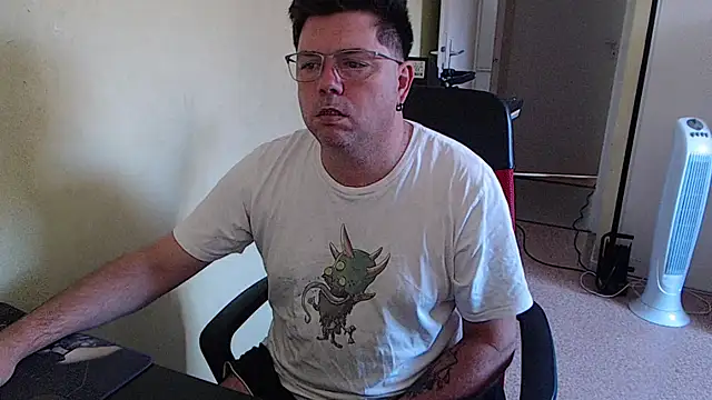 blueandwhite1 online show from September 2025 07:32:02 AM