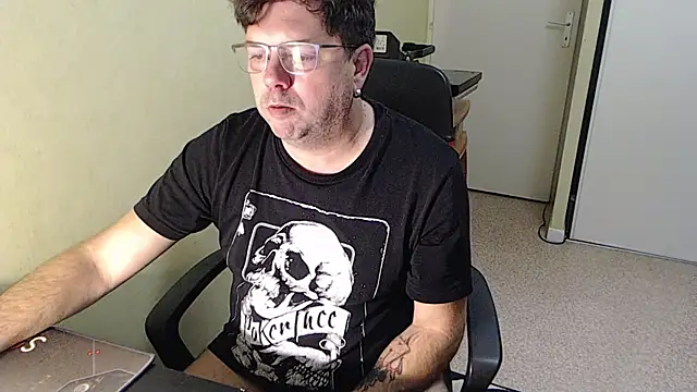 blueandwhite1 online show from November 2025 04:51:01 PM