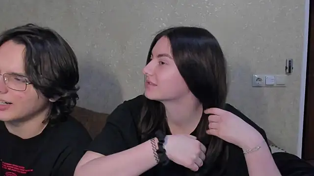 muuur fam online show from January 2026 06:35:02 PM