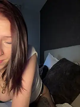 lisapeperoni online show from March 2026 01:44:02 PM