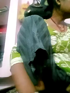 Hot tin74 online show from December 2025 06:06:01 PM