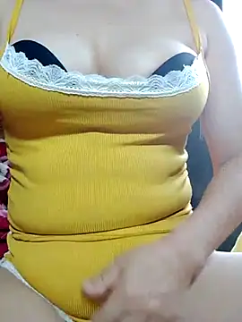 Snapshot of YuchengLy chatting on October 2025 08:33:01 AM YuchengLy online show from October 2025 08:33:01 AM