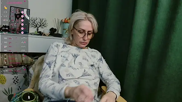 Snapshot of PamellaMurphy chatting on May 2026 01:56:01 AM PamellaMurphy online show from May 2026 01:56:01 AM