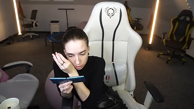  Lili 054 online show from October 2025 10:24:01 AM