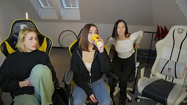  Lili 054 online show from November 2025 11:20:02 AM