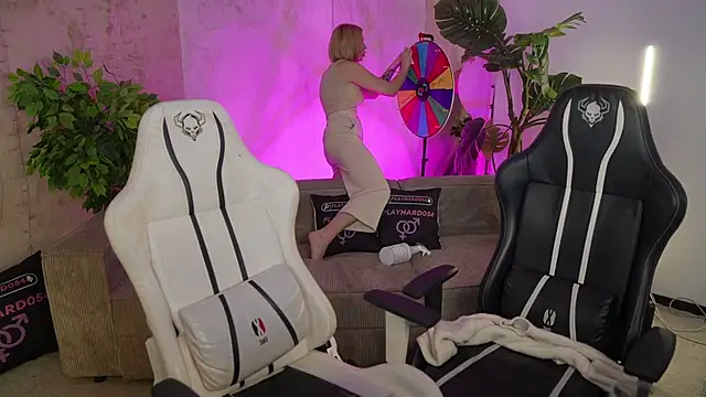  Lili 054 online show from December 2025 03:17:01 PM