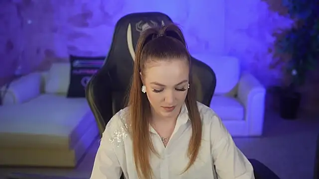 Snapshot of Ella_054 chatting on November 2025 07:27:02 PM Ella 054 online show from November 2025 07:27:02 PM