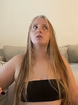 young hailey online show from October 2025 07:53:02 AM