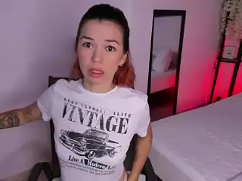 Snapshot of selene_boyer chatting on October 2025 04:48:01 PM selene boyer online show from October 2025 04:48:01 PM