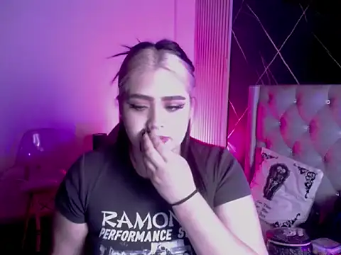 im bunny   online show from November 2025 11:31:02 AM