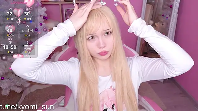 Kyomi Sun online show from December 2025 09:30:01 PM