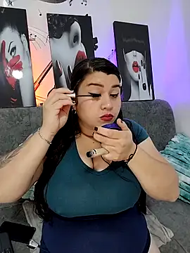 SafiroFer online show from November 2025 09:02:01 PM