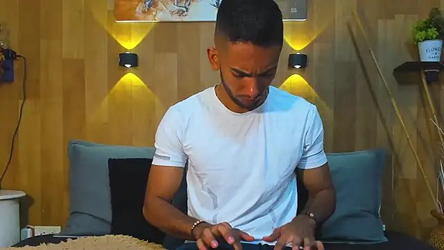 MaicolParker  online show from April 2026 03:22:02 PM