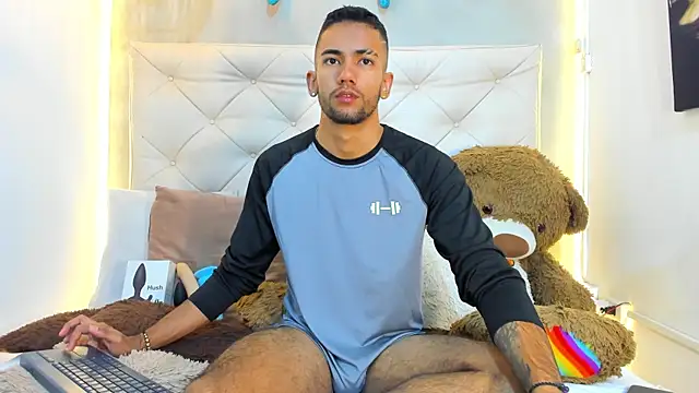 MaicolParker  online show from April 2026 02:15:02 PM