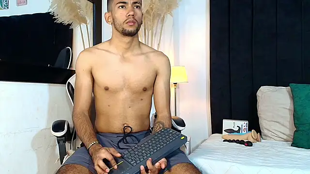 MaicolParker  online show from June 2026 01:01:02 PM