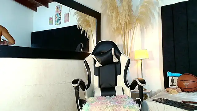 MaicolParker  online show from June 2026 12:30:01 PM