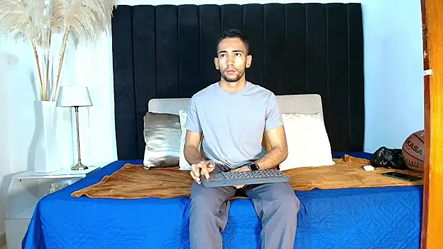 MaicolParker  online show from July 2026 12:14:01 PM