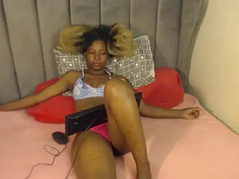 Hotgirl87 online show from October 2025 08:31:01 PM