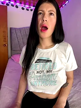 Snapshot of Mia_salinass chatting on September 2025 05:06:01 PM Mia salinass online show from September 2025 05:06:01 PM