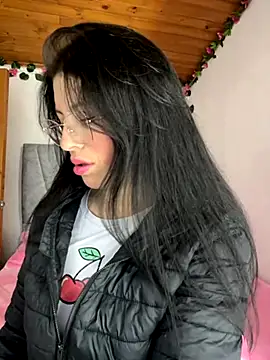 Snapshot of Mia_salinass chatting on October 2025 10:18:02 PM Mia salinass online show from October 2025 10:18:02 PM