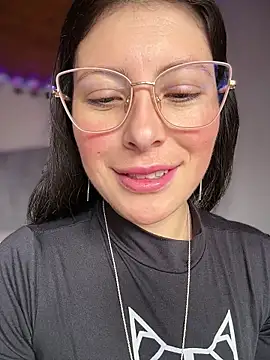 Mia salinass online show from March 2026 06:30:02 PM