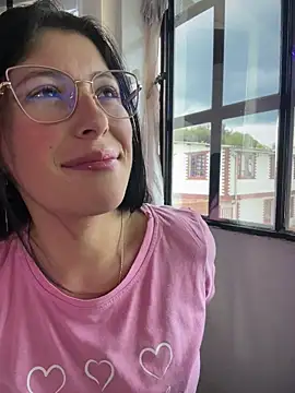 Mia salinass online show from April 2026 07:28:01 PM