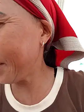 me-cute online show from September 2025 04:12:02 AM