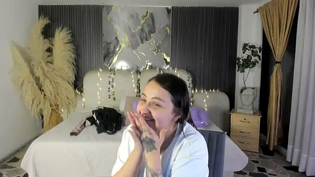 SarahCastro1  online show from April 2026 03:54:02 AM