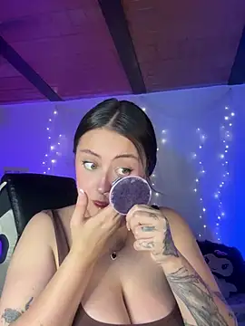Snapshot of SarahCastro1_ chatting on May 2026 04:07:02 AM SarahCastro1 online show from May 2026 04:07:02 AM