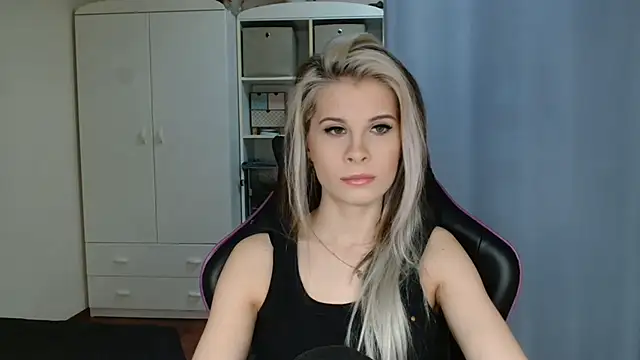 KristineGlow online show from April 2026 06:16:02 AM