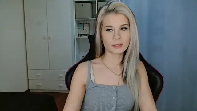 KristineGlow online show from April 2026 06:16:02 AM