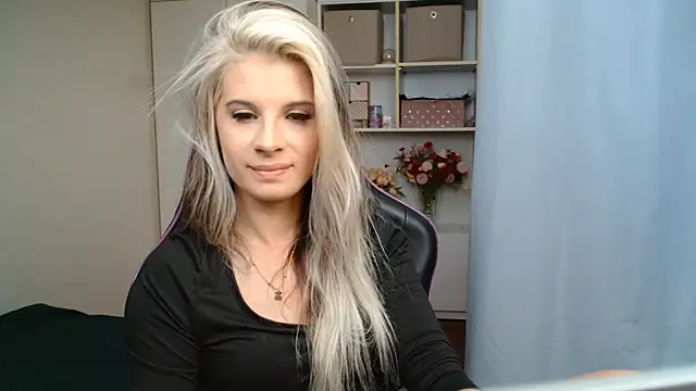 Snapshot of KristineGlow chatting on July 2026 02:20:01 PM KristineGlow online show from July 2026 02:20:01 PM