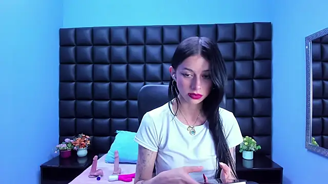 Dulce Miaa  online show from February 2026 05:44:02 PM