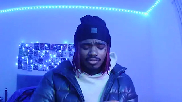 Snapshot of risktakinndolo chatting on November 2025 10:30:02 PM risktakinndolo online show from November 2025 10:30:02 PM