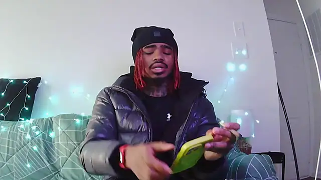 Snapshot of risktakinndolo chatting on November 2025 07:46:02 PM risktakinndolo online show from November 2025 07:46:02 PM